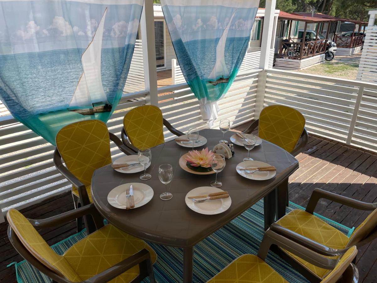 Dalmacia Mobile Homes And Caravans At The Beach بريفلاكا المظهر الخارجي الصورة