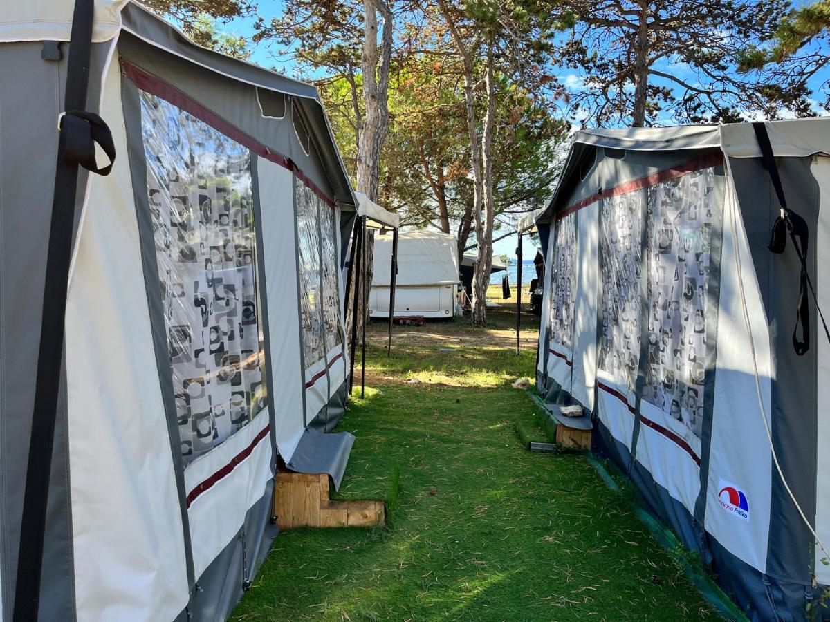 Dalmacia Mobile Homes And Caravans At The Beach بريفلاكا المظهر الخارجي الصورة